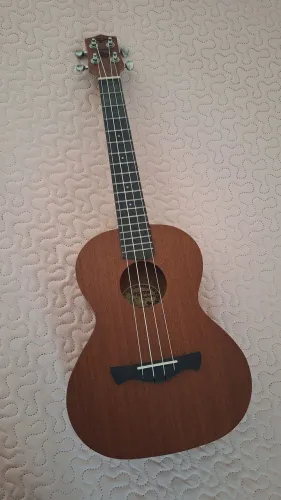 Ukulele Tagima