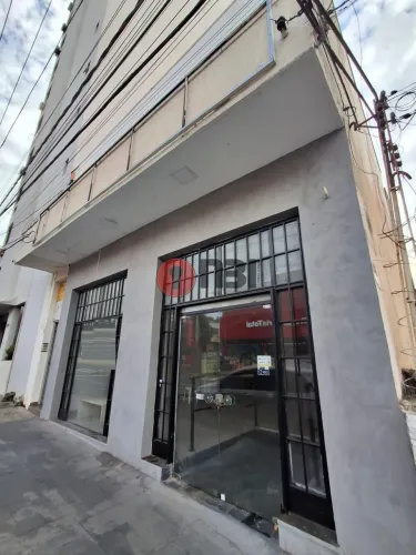 Salão comercial para locação no Centro-2 salas-copa-dispensa-3 banheiros PCD