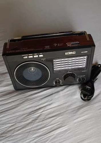 RADIO AM/FM, BLUETOOTH E PENDRIVE 
