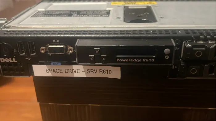 SERVIDOR DELL POWEREDGE R610 - 48GB Memória 12TB