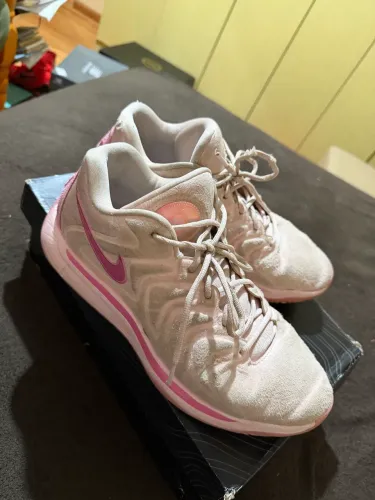 Nike KD 17 Aunt Pearl