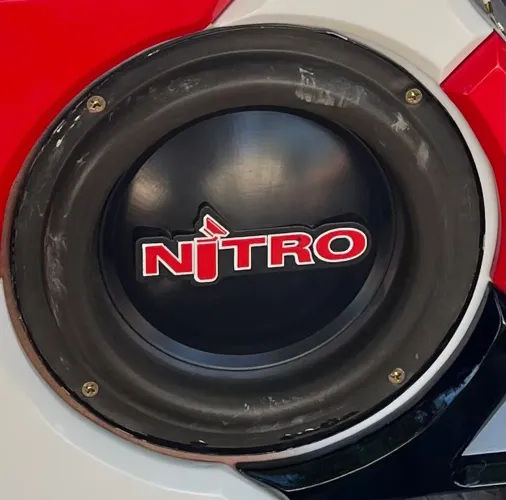 Vende sub de 8 nitro de 350 rms