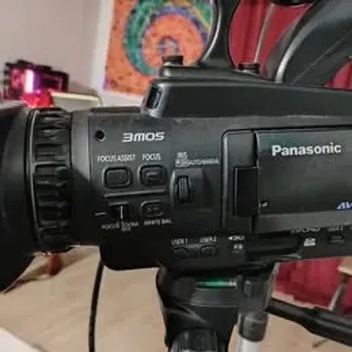CÂMERA PANASONIC HD AVC CAM