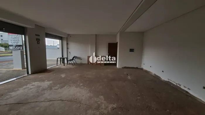 Loja comercial disponível para locação no bairro Novo Mundo em Uberlândia-MG
