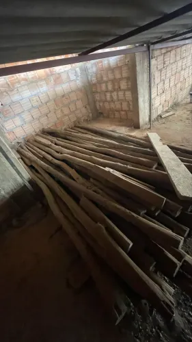 ESTACA DE MADEIRA PARA OBRAS OU CERCA