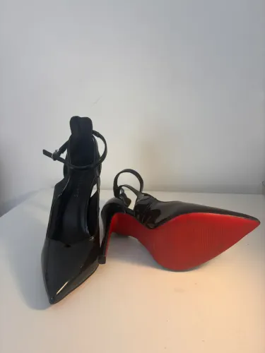 BElO SCARPIN PRETO VERNIZ SALTO ALTO FINO