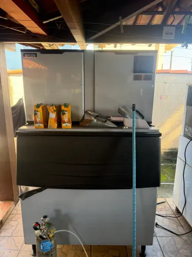MÁQUINA DE GELO ZERO GRAU 680 KG DIA
