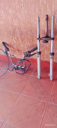 GUIDÃO E SUSPENSÃO DA 125