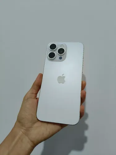 iPhone 15 Pro Max 256GB - Titânio Branco