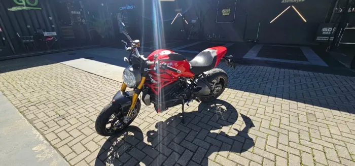 Ducati Monster 1200 S - Impecável e Pronta para Acelerar