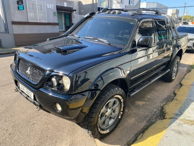 Mitsubishi L200 Outdoor HPE 2.5 4X4 CD T.dies. Mec. 2010