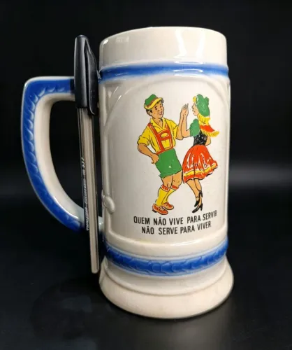 Antiga Caneca de chopp <br>Colégio Santa Luzia. 20,00