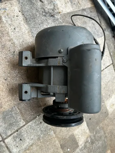 Motor elétrico monofásico 