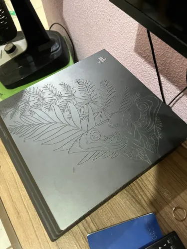 Ps4 pró edição The Last of Us 2