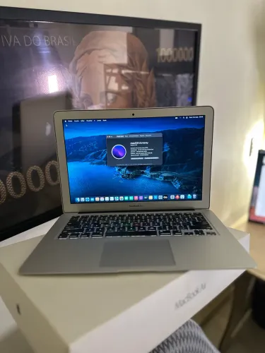 MacBook Air 2015 Intel i5 / 4GB / 128SSD / na caixa com acessórios original /sem detalhes