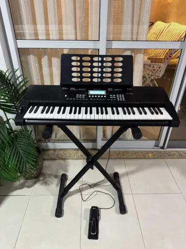 TECLADO ARRANJADOR ROLAND KB-330 + KIT COMPLETO - SEMINOVO | R$ 1.100,00