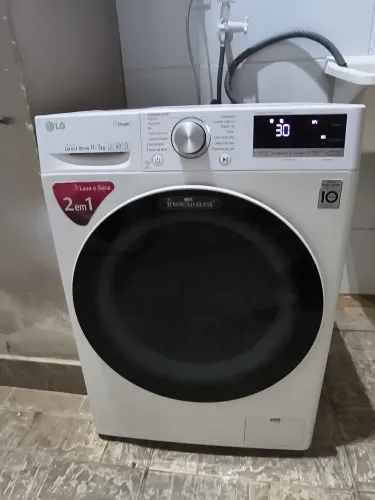 Lava e seca LG 11kg Seca 7kg com inteligência artificial e painel digital 
