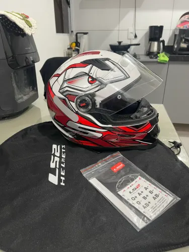 Capacete LS2 XDron para viagens e dia a dia muito novo