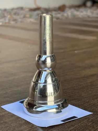 Vende-se Bocal Padovani 18TB Banho de prata p/ tuba