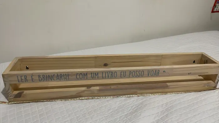 Estante infantil suspensa