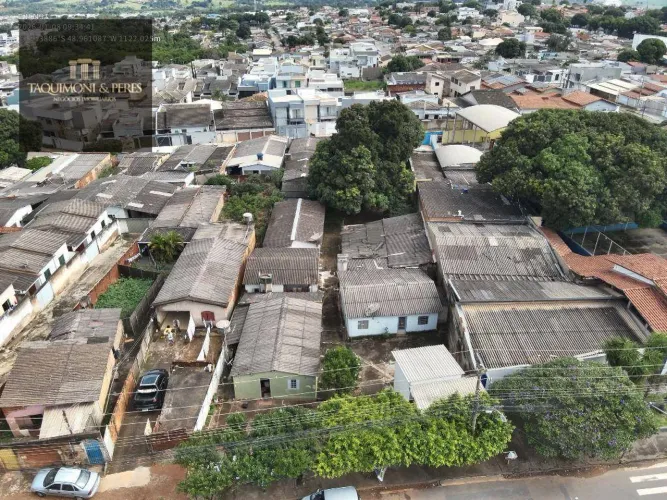 Área a venda de 1600 metros na Av 24 de Agosto em Anápolis!
