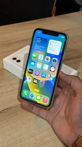 iPhone 11 64GB Branco - Com nota fiscal! Na caixa! Com garantia! Até 18x no cartão