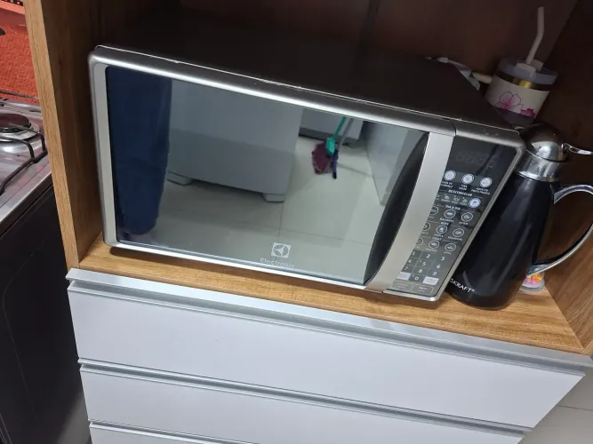 Vendo micro-ondas semi novo