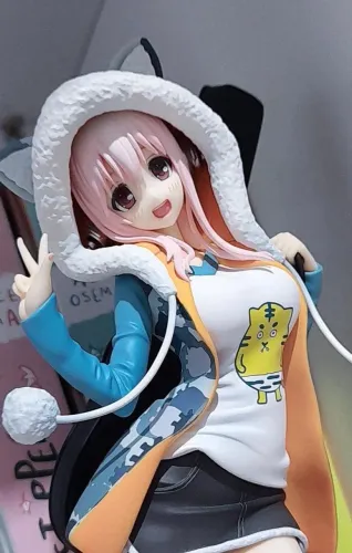 Super Sonico 1/8 Tora Parka usada c/ caixa