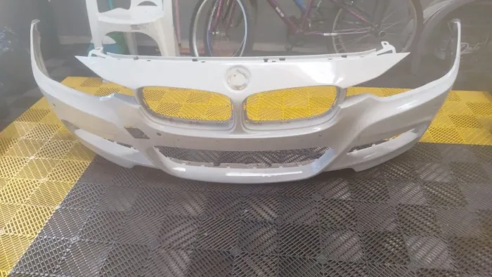 Para-choque dianteiro BMW 320i/328i F30 série M 2013/14/15.