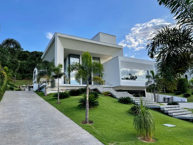 Casa em condomínio com 04 suítes, 840m² à venda no Residencial Aldeia do Vale - Goiânia -
