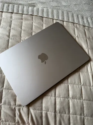 MacBook Air M2 8GB com 256GB estelar 