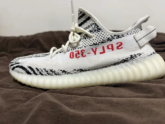 Yeezy 350 V2