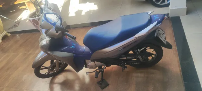 Vendo Honda biz 125 zera.