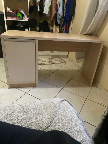 cômoda/escrivaninha bege