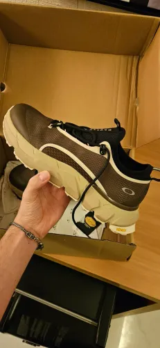 Tenis oakley light sheld
