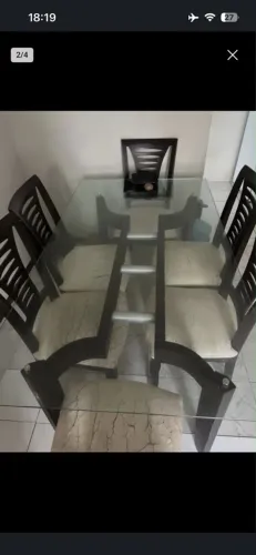 Mesa de Vidro e madeira