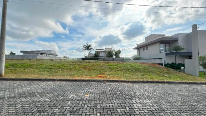 Terreno à Venda no Condomínio EcoPark Bourbon em Caçapava - SP