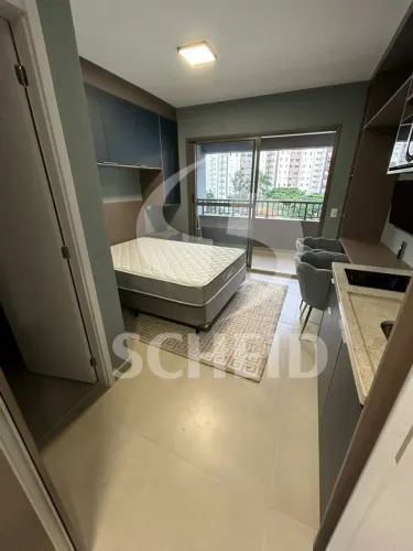 Apartamento studio mobiliado para locação na Vila Mascote com 1 quarto e varanda.