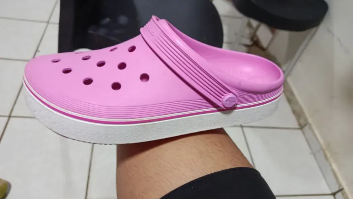 Sandália Unissex Crocs Off Court Clog Tamanho 40