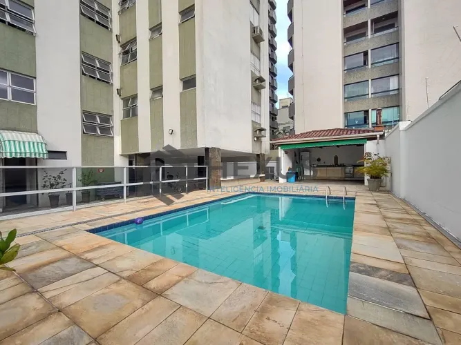 Apartamento reformado com varanda gourmet e lazer na Praia da Enseada, Guaruja