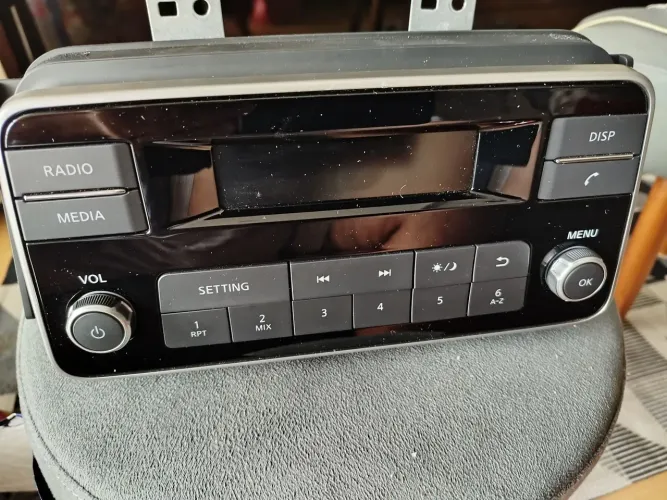 Rádio original Nissan. Kicks 2020. Super novo.