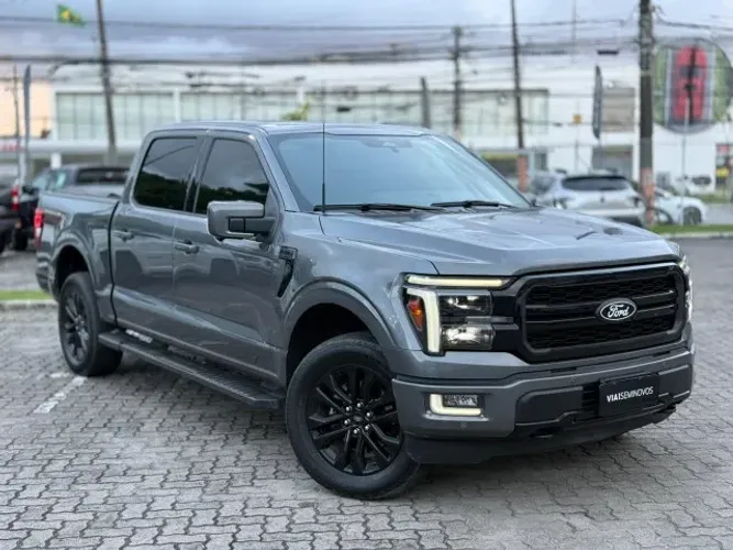 Ford F-150 Lariat Black 4X4 5.0 V8 2024