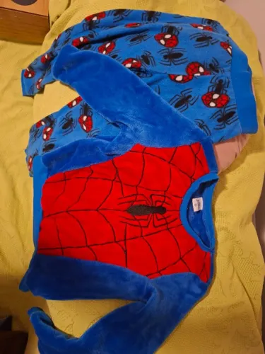 Conjunto de peluciado (plush) Tamanho 8 - Homem Aranha