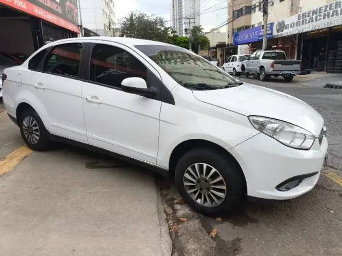 Fiat Grand Siena Attrac. 1.4 EVO F.flex 8V 2013