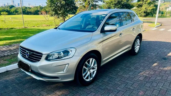 Volvo XC 60 D-5 Momentum 2.4 AWD Diesel 5P 2017