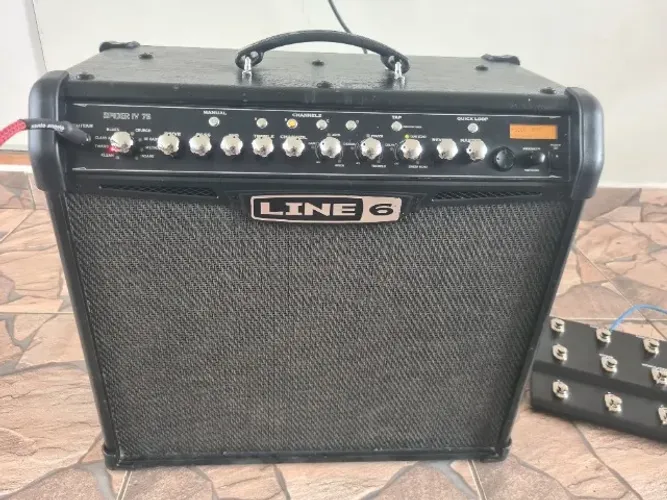 Amplificador Line 6 Spider IV 75 Wats com pedaleira