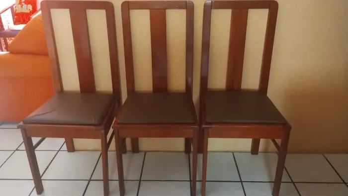 3 cadeiras de angelim