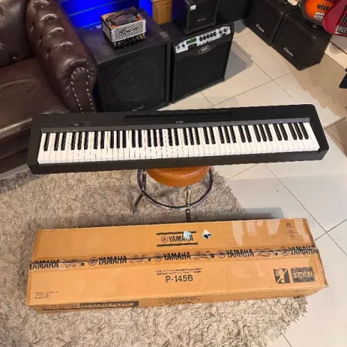PIANO DIGITAL YAMAHA P145B