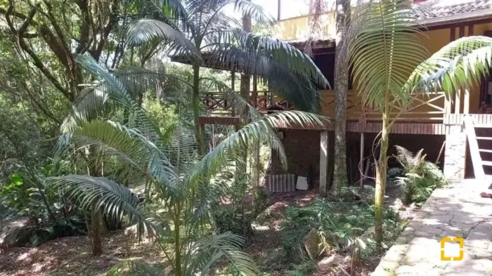 BROGNOLI VENDE - Sítio em rua tranquila na Vargem do Bom Jesus, Florianópolis/SC