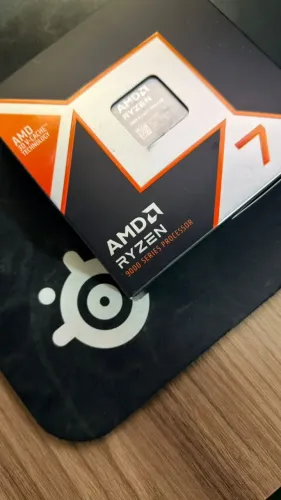 AMD Ryzen 7 - 9800X3D (LACRADO)